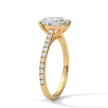 Bold Brilliance Oval-Cut Diamond Ring – Timeless Elegance