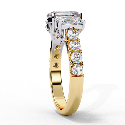 Emeraude Royale Radiant Solitaire Ring