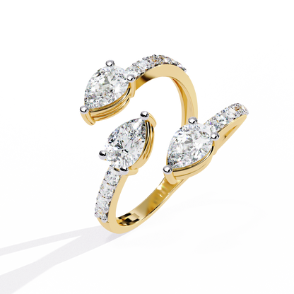 Queen’s Whisper Diamond Ring