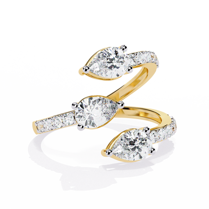 Queen’s Whisper Diamond Ring