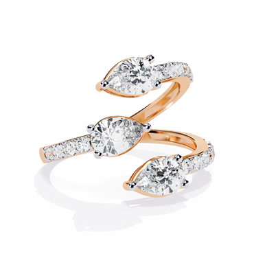 Queen’s Whisper Diamond Ring