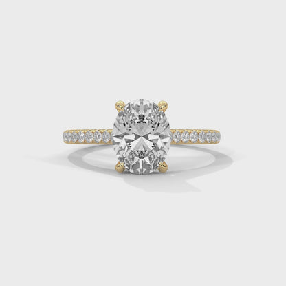 Bold Brilliance Oval-Cut Diamond Ring – Timeless Elegance